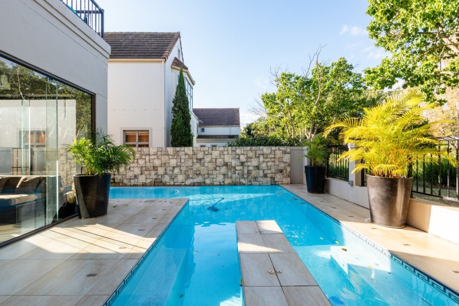 To Let 4 Bedroom Property for Rent in Boschenmeer Golf Country Estate Western Cape